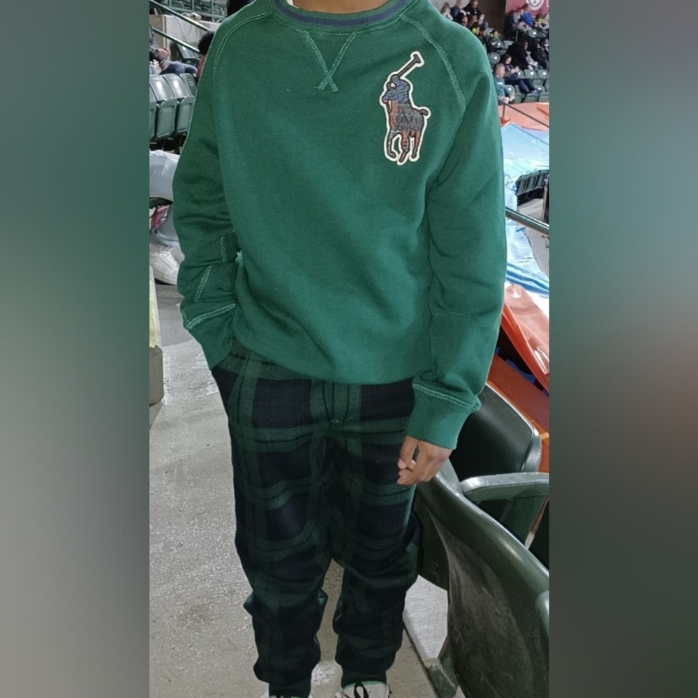 Green Sweatshirt with Embroidered Logo And Plaid Sweat Pants